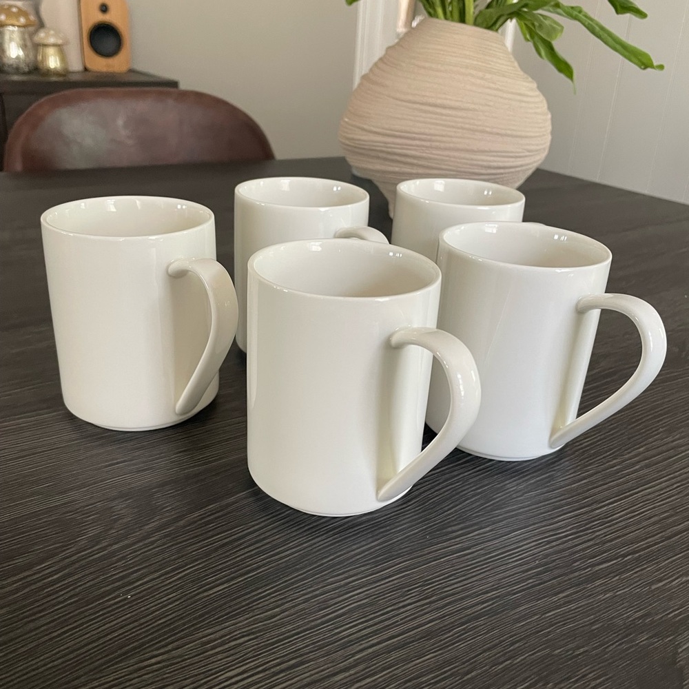 White mugs